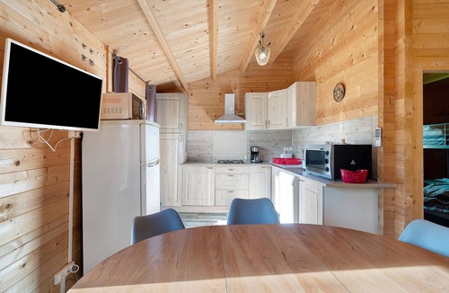 Saint-Martial-de-Nabirat RV Rental | “Chalet” with Shared Pool, Wi-Fi, and Air Conditioning