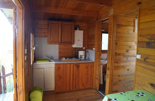 Crillon-le-Brave Cottage | Chalet in Provencal pine forest