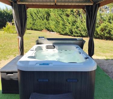 Saint-Pourcain-sur-Sioule Ski Chalet | Chalet- Le Samoyède