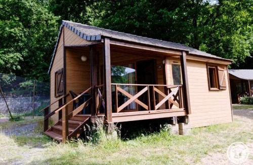 Laval-sur-Luzege House | Chalet