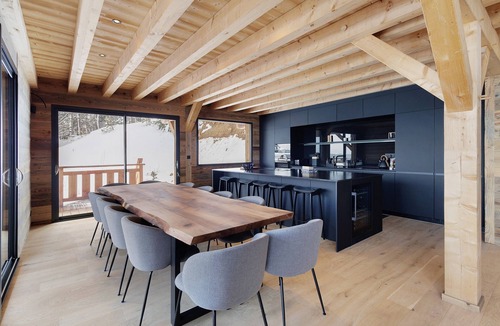 Les Angles Ski Chalet | Chalet 'G2' with Lake View, Private Terrace and Wi-Fi