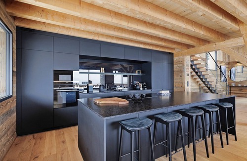 Les Angles Ski Chalet | Chalet 'G2' with Lake View, Private Terrace and Wi-Fi