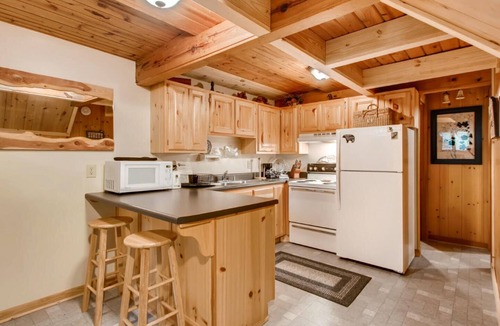 Chalet Village Ski Chalet | Chalet Getaway! Great Location By Mountain Stream On Ski Mountain Rd! Hot Tub