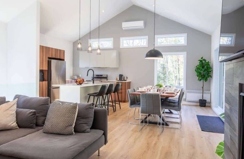 Argenteuil Regional County Municipality Ski Chalet | Chalet Grand Pin (Babyfoot, Spa et Escapade)