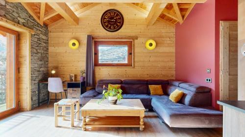 Val Cenis Ski Chalet | Chalet Grand Croix avec Spa Privé, Plancha & Jeux Extérieurs