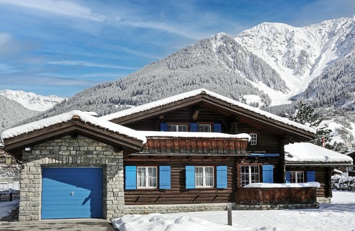 Klosters-Serneus Ski Chalet | Chalet 'Grisonella' with Wi-Fi
