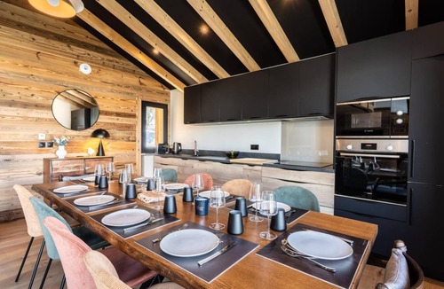 Montalbert Ski Chalet | Chalet, Ground floor, view mountain, sauna, terrace, balcony, fireplace or stove, parking, tv, 170m²