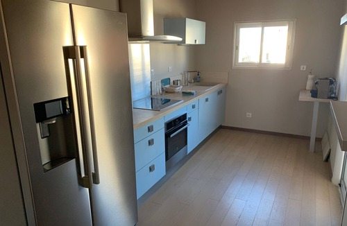 Gruissan Plage Ski Chalet | Chalet GRUISSAN 10 People, 4 Bedrooms (7 beds) : Comfort & sea view