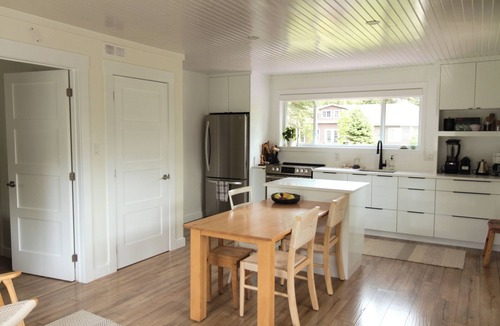 Grand-Digue Ski Chalet | Chalet + guesthouse with spa