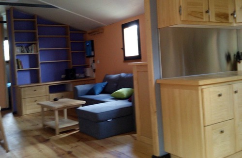 Genolhac Ski Chalet | Chalet Habitat Autonome Alternatif Dans les Bois