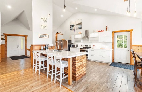 Val-des-Lacs House | Chalet Harmony - large exclusive waterfront cottage with SPA and pool table