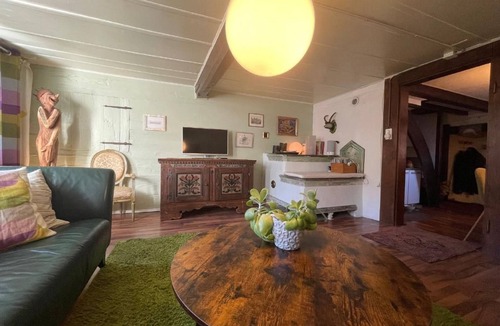 Ringgenberg House | Chalet-Hausteil mit Garten im Dorfkern by Interhome
