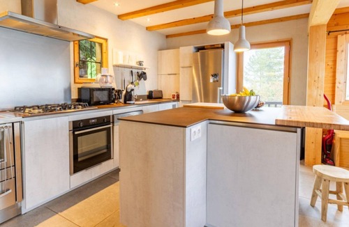 Hauteluce Ski Chalet | Chalet 'Haut 6' with Mont Blanc View, Private Terrace, and Wi-Fi