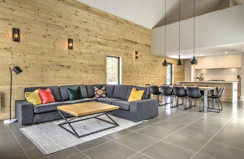 Morin Heights Ski Chalet | Chalet Haut-Bois | Hiking, Skiing & Spa