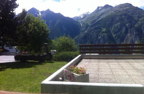 Graechen Apartment | Chalet Hedy Ferienwohnung