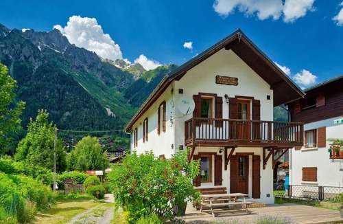 Chamonix City Centre Ski Chalet | Chalet Heidi. Chamonix centre