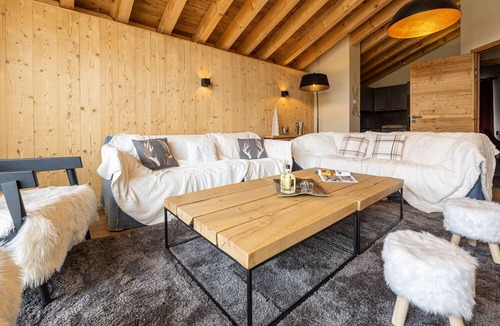 Eclose-Est Ski Chalet | Chalet Hope