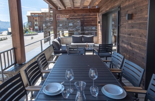 Eclose-Est Ski Chalet | Chalet Hope