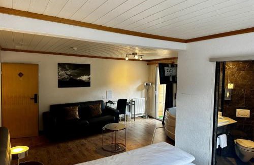 Kandersteg Hotel | Chalet Hotel Adler
