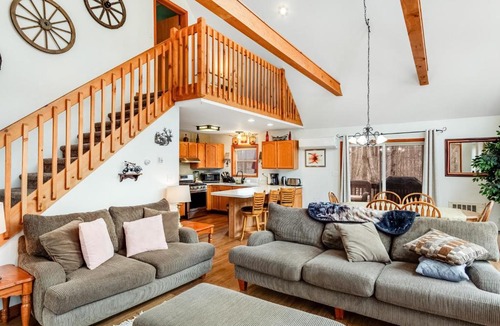 Pocono Lake House | Chalet House