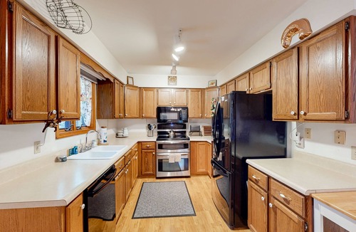 Chestertown House | Chalet house w/access to Friends Lake, sandy beach, kayak, fireplace, deck