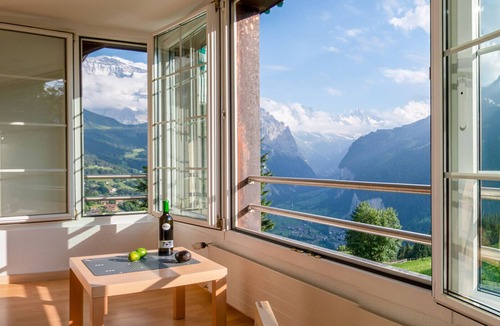 Wengen Apartment | Chalet Hunnenfluh - dream views, Alpine setting