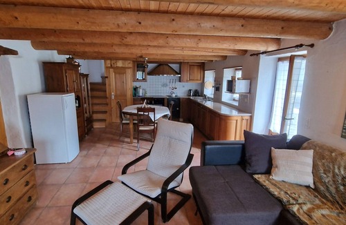 Crana House | Chalet in den sonnigen Schweizer Südalpen by Interhome