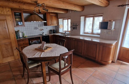 Crana House | Chalet in den sonnigen Schweizer Südalpen by Interhome