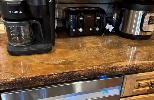 Island Park Cabin | Chalet in forest sleeps 6