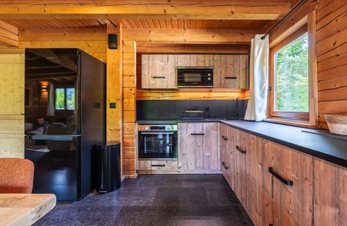 Morillon Apartment | Chalet in Morillon with Sauna & Mountain Views