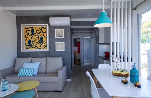 Tamarit House | Chalet in Spain with Modern Amenities
