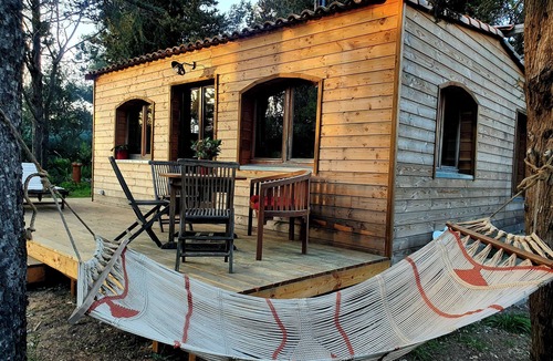 Cournonsec Ski Chalet | Chalet in the heart of nature on wooded grounds, hammock, table tennis, massage, yoga.