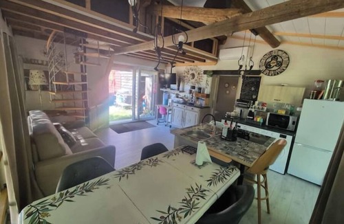 Concoules Ski Chalet | Chalet in the heart of the forest Animals ok