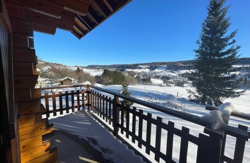 Foncine-le-Haut Ski Chalet | Chalet in the mountains of