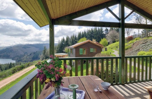 Les Noes Cottage | Chalet in the Madeleine Mountains with terrace, pets allowed