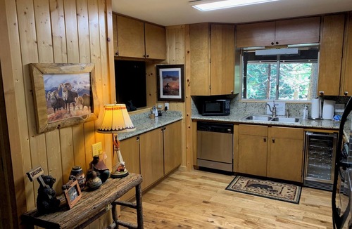 Fish Camp Cabin | Chalet in the Pines