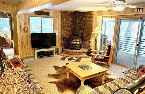 Fish Camp Cabin | Chalet in the Pines