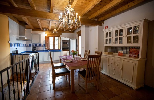 Tobera Ski Chalet | Chalet in Toba with Garden & Fireplace