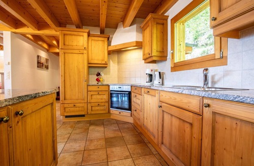 Nendaz Ski Chalet | Chalet in Veysonnaz with balcony