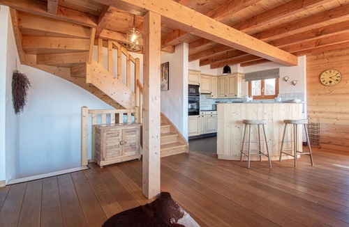Nendaz Ski Chalet | Chalet in Veysonnaz with hot tub
