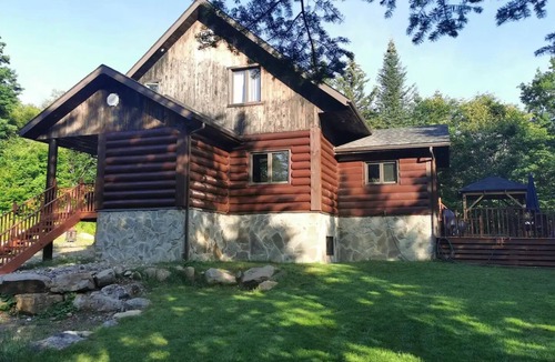 Wentworth-Nord Ski Chalet | Chalet Indigo - Swiss chalet en bois rond