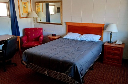 Dryden Hotel | Chalet Inn Motel