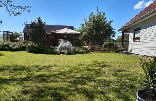 Saint-Georges-de-Livoye Ski Chalet | Chalet insolite