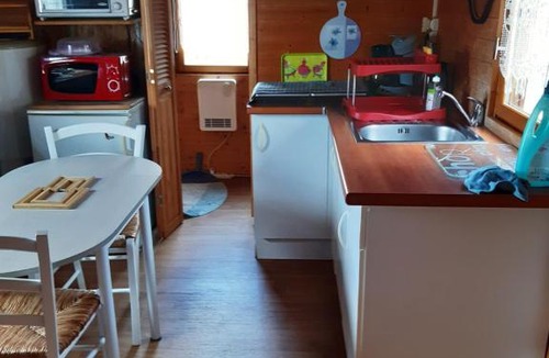 Saint-Georges-de-Livoye Ski Chalet | Chalet insolite