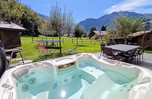 Samoens Ski Chalet | Chalet Josaly Jacuzzi/sauna