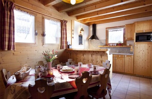 Montalbert Ski Chalet | Chalet Juliet 10 people