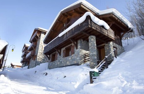Montalbert Ski Chalet | Chalet Juliet 10 people