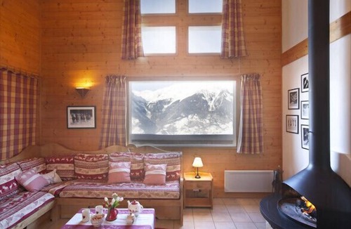 Montalbert Ski Chalet | Chalet Juliet 10 people