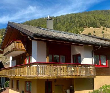 Albinen Apartment | Chalet Kristall 4 1/2 Zimmer-Maisonetten-Haus