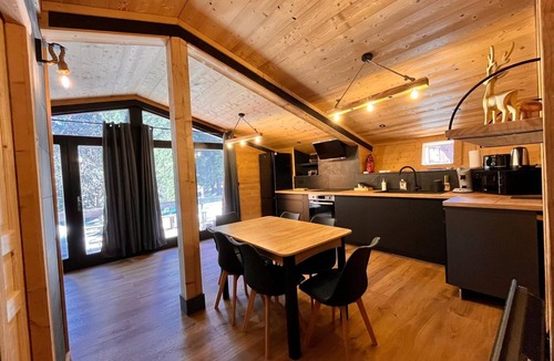 Pyrenees 2000 Ski Chalet | Chalet L'épicéa sous les pins 4 to 6 Pers.-5min walk to slopes & shops